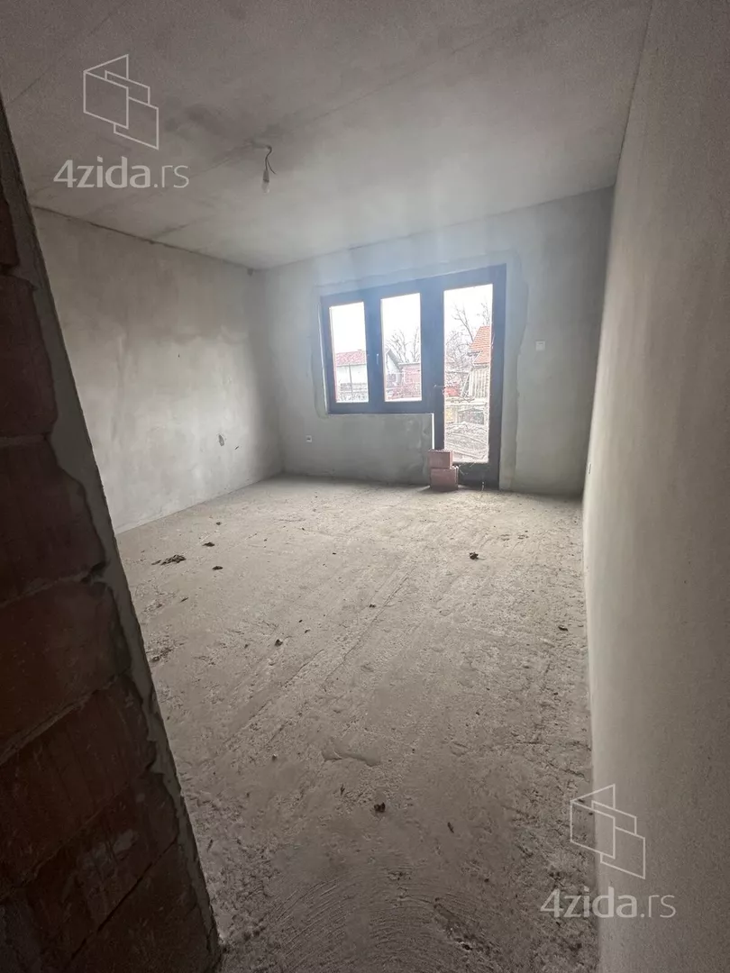 Petoiposoban stan | 4zida
