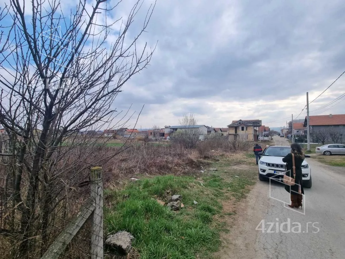 Plac | 4zida