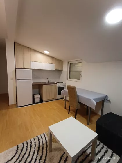 Sedamnaestog Oktobra 13g | 4zida.rs