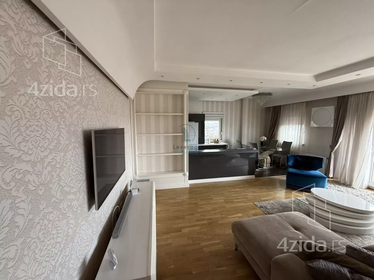 Četvoroiposoban stan | 4zida