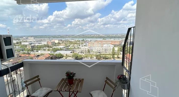 Četvoroiposoban stan | 4zida