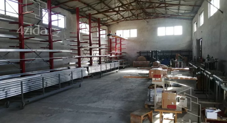 Poslovna zgrada | 4zida