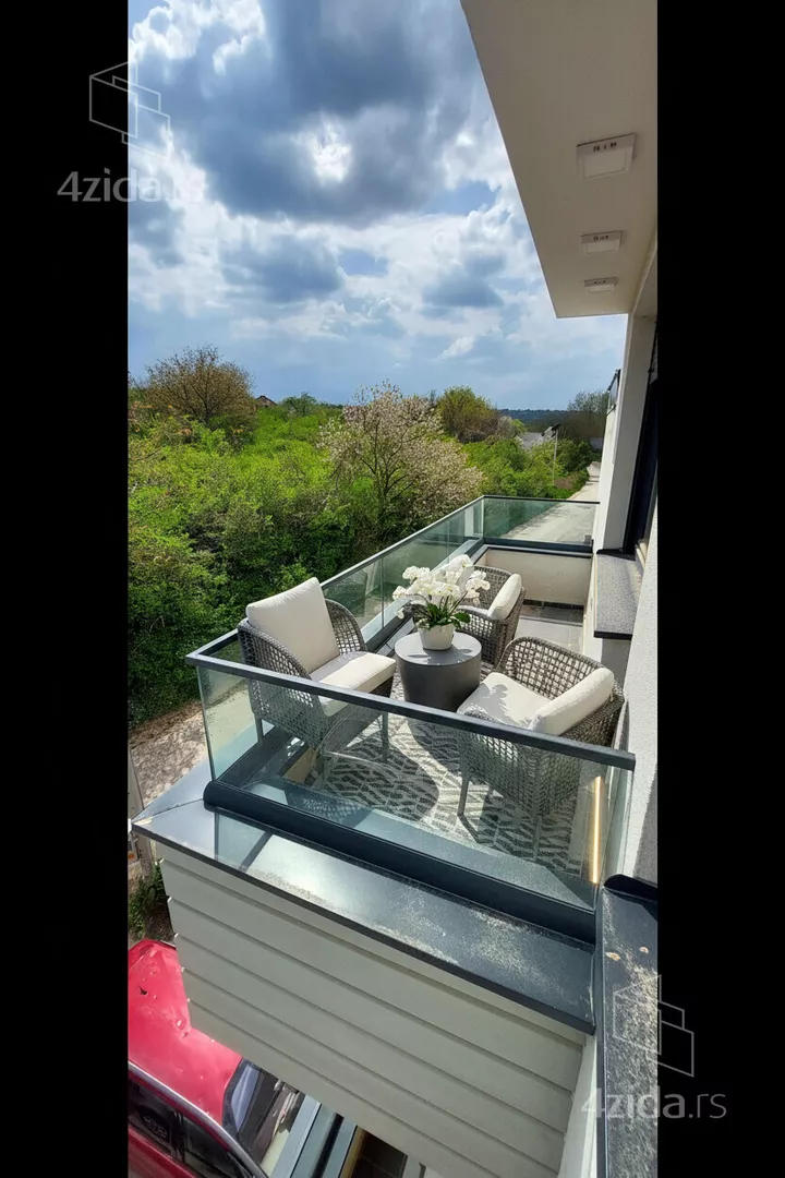 Troiposoban stan | 4zida