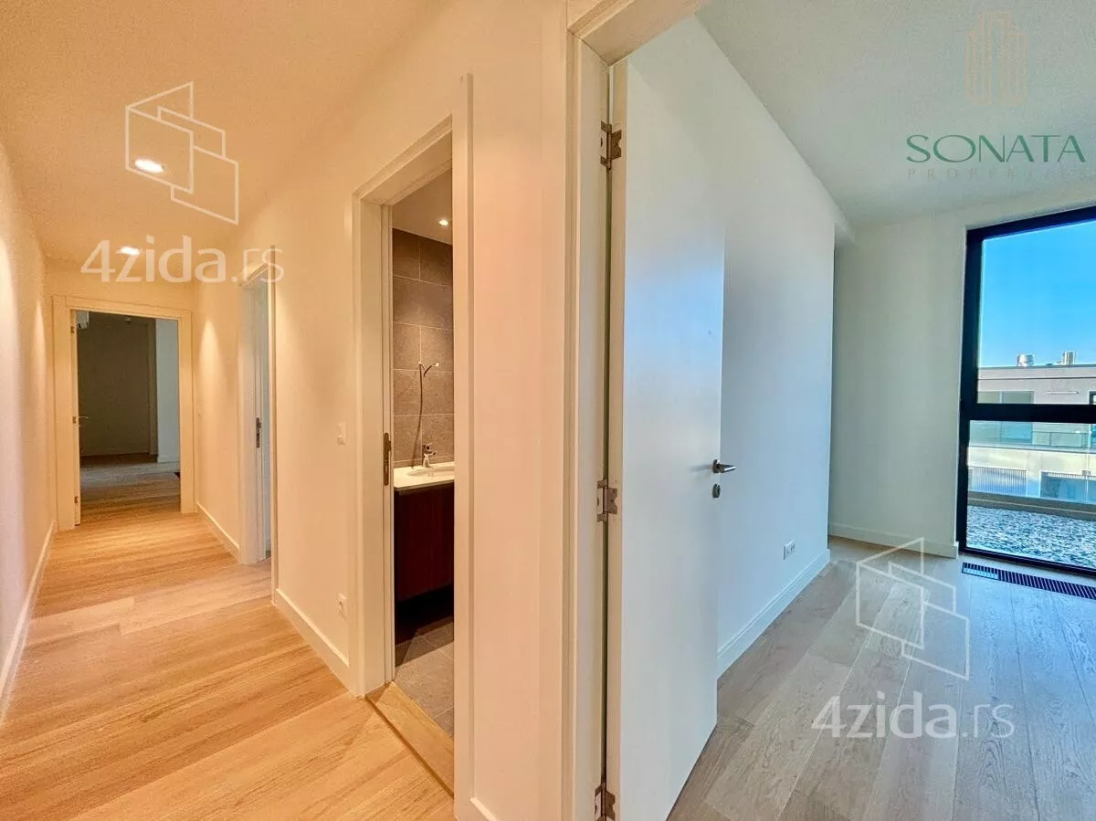 Šestosoban stan | 4zida