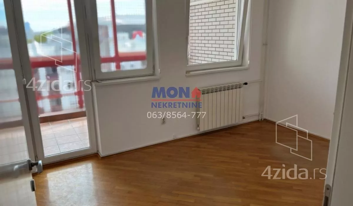 Šestosoban stan | 4zida