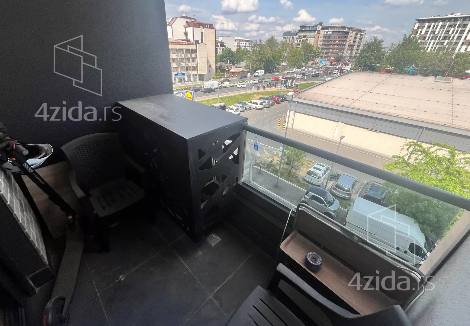 Jednoiposoban stan | 4zida