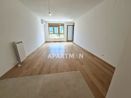 Tadije Sondermajera | 4zida.rs
