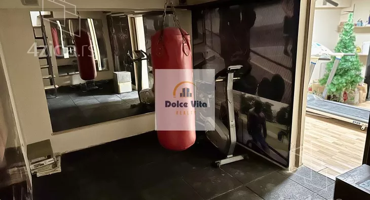 Šestosoban stan | 4zida