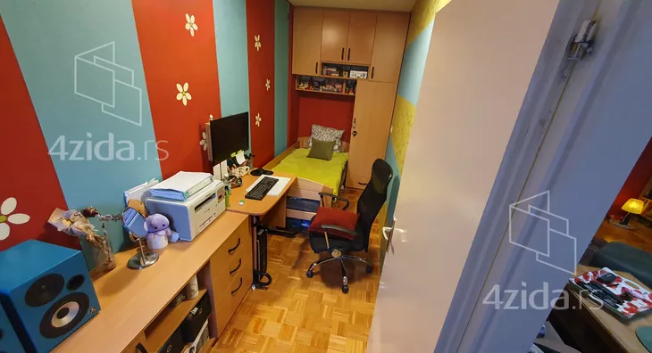 Troiposoban stan | 4zida