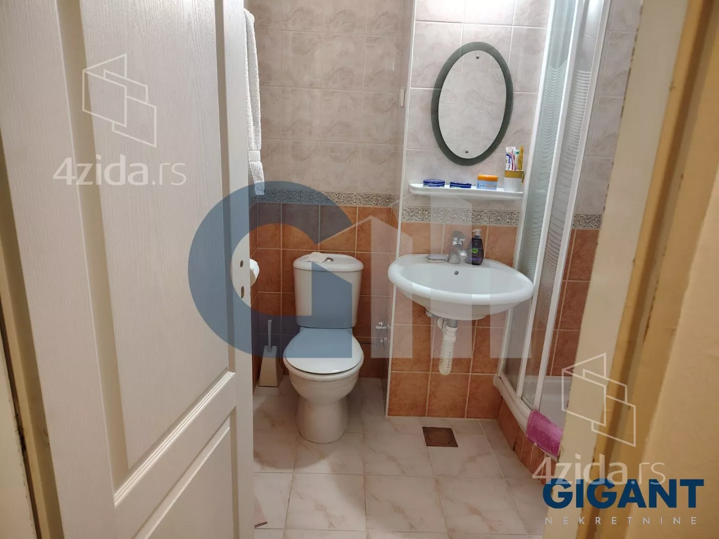 Petosoban stan | 4zida