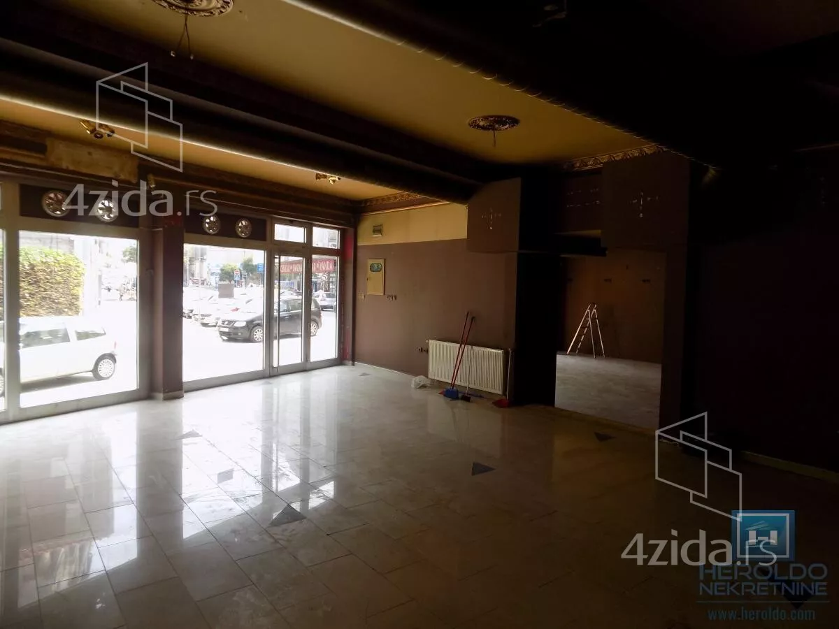 Poslovni prostor | 4zida