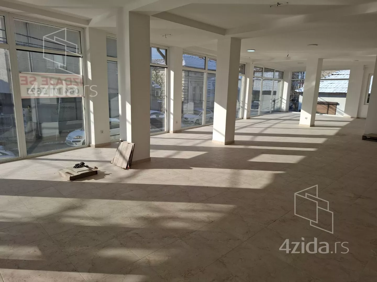 Poslovni prostor | 4zida