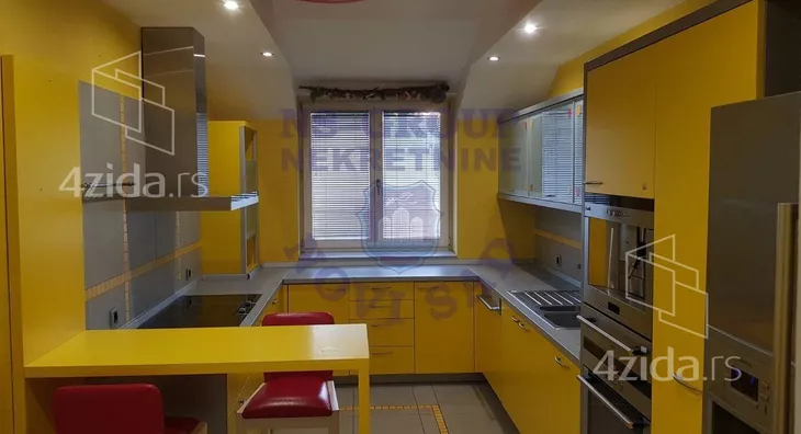 Petosoban stan | 4zida