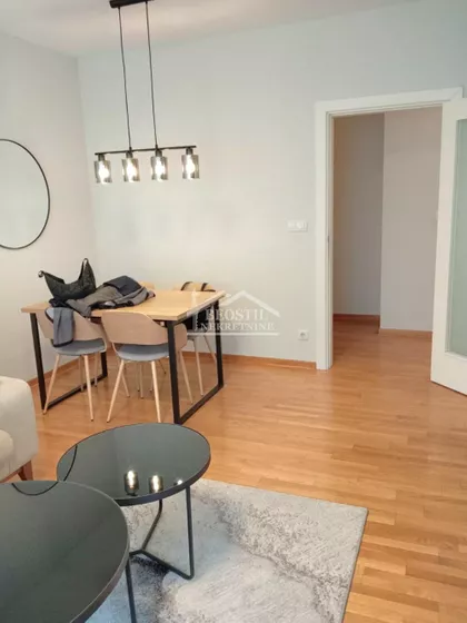 Uroša Martinovića | 4zida.rs