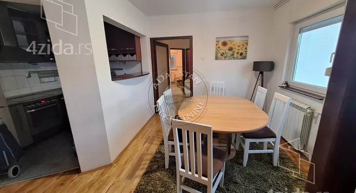 Petosoban stan | 4zida