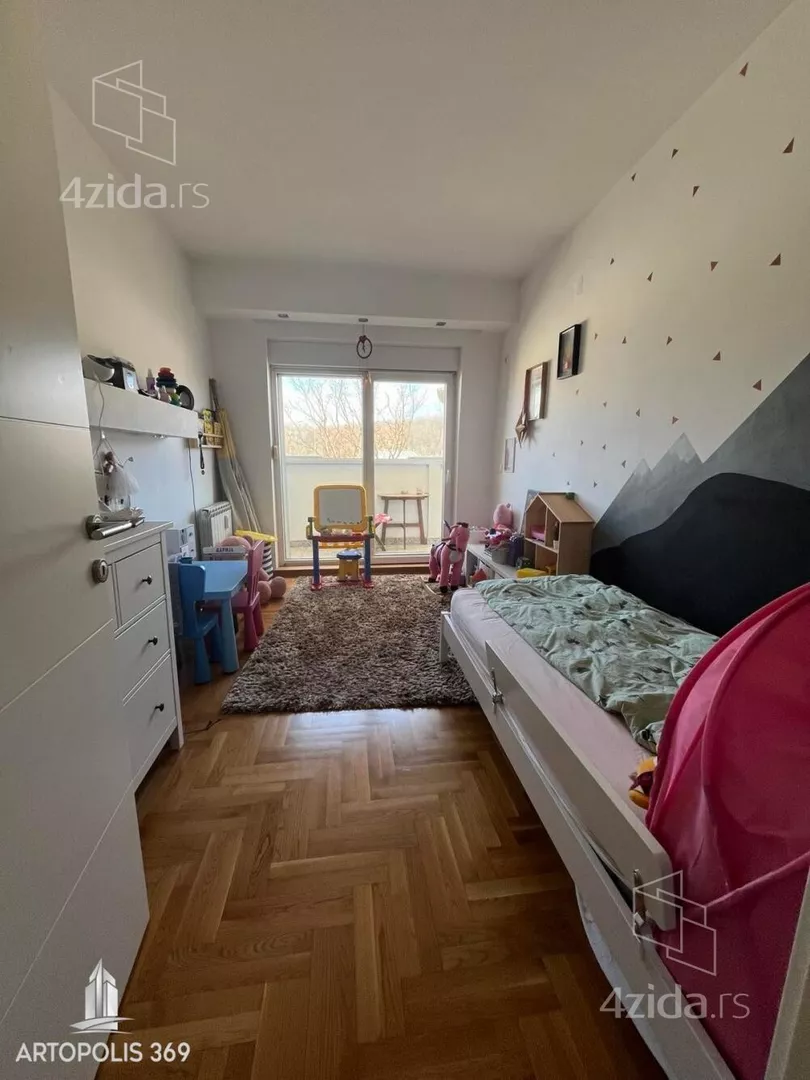 Troiposoban stan | 4zida