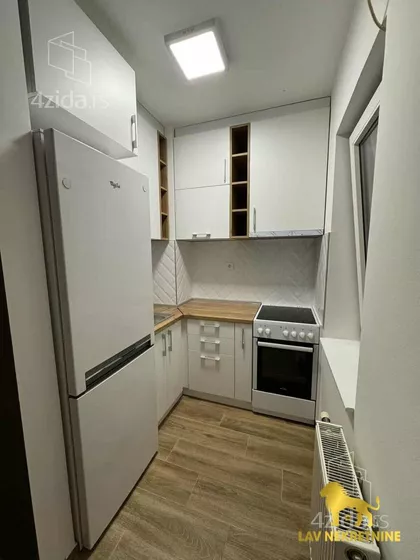 ŽELEZNIČKA | 4zida.rs