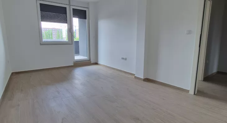Šestosoban stan | 4zida