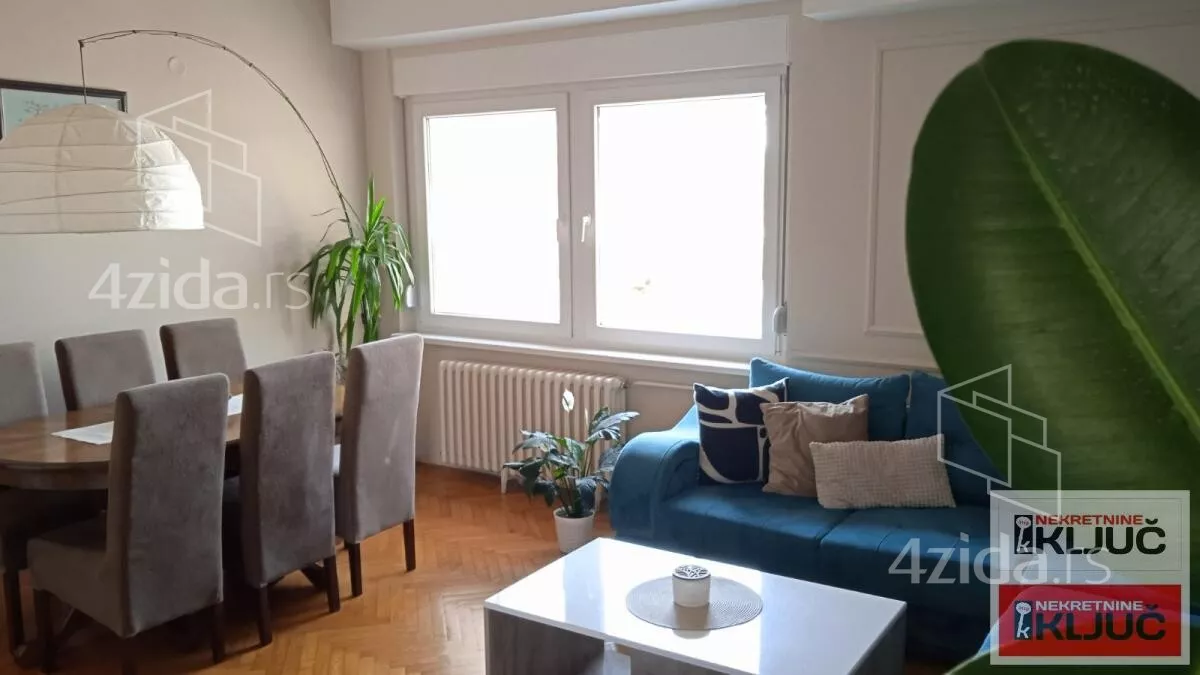 Četvoroiposoban stan | 4zida