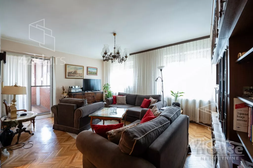 Četvorosoban stan | 4zida