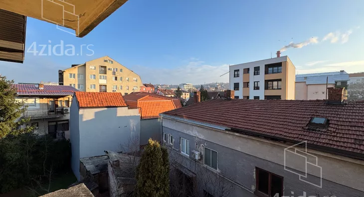 Četvoroiposoban stan | 4zida