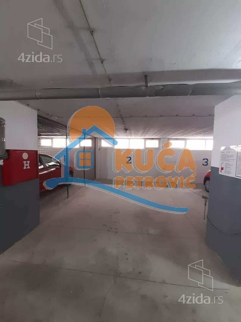 Garaža | 4zida