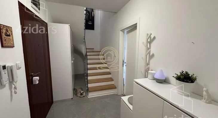 Četvoroiposoban stan | 4zida