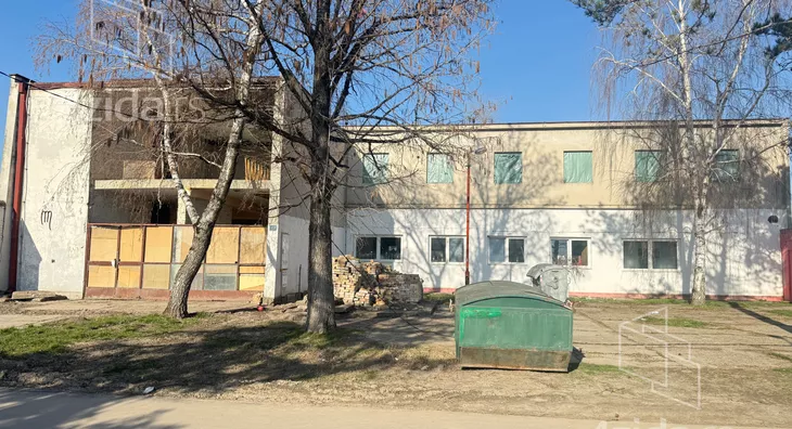 Poslovna zgrada | 4zida