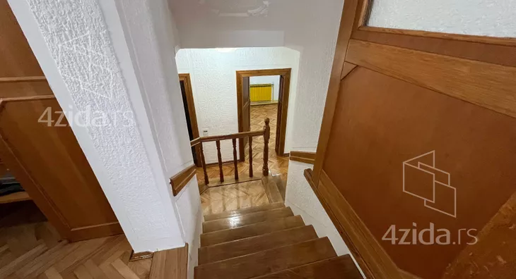 4-etažna kuća | 4zida
