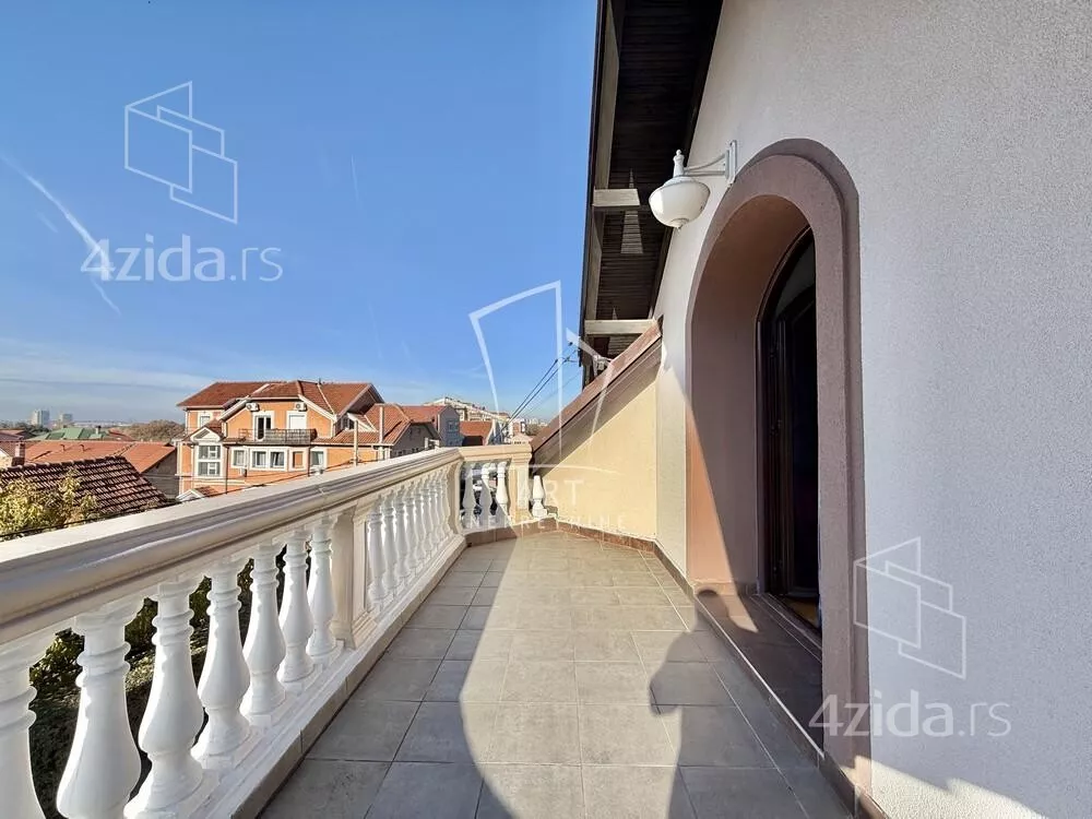 Petosoban stan | 4zida