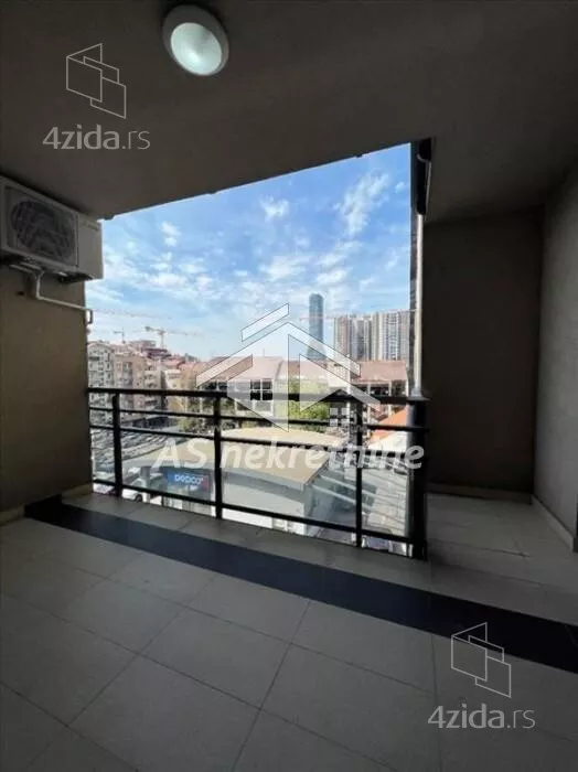 Četvoroiposoban stan | 4zida