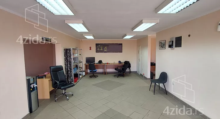 Poslovni prostor | 4zida