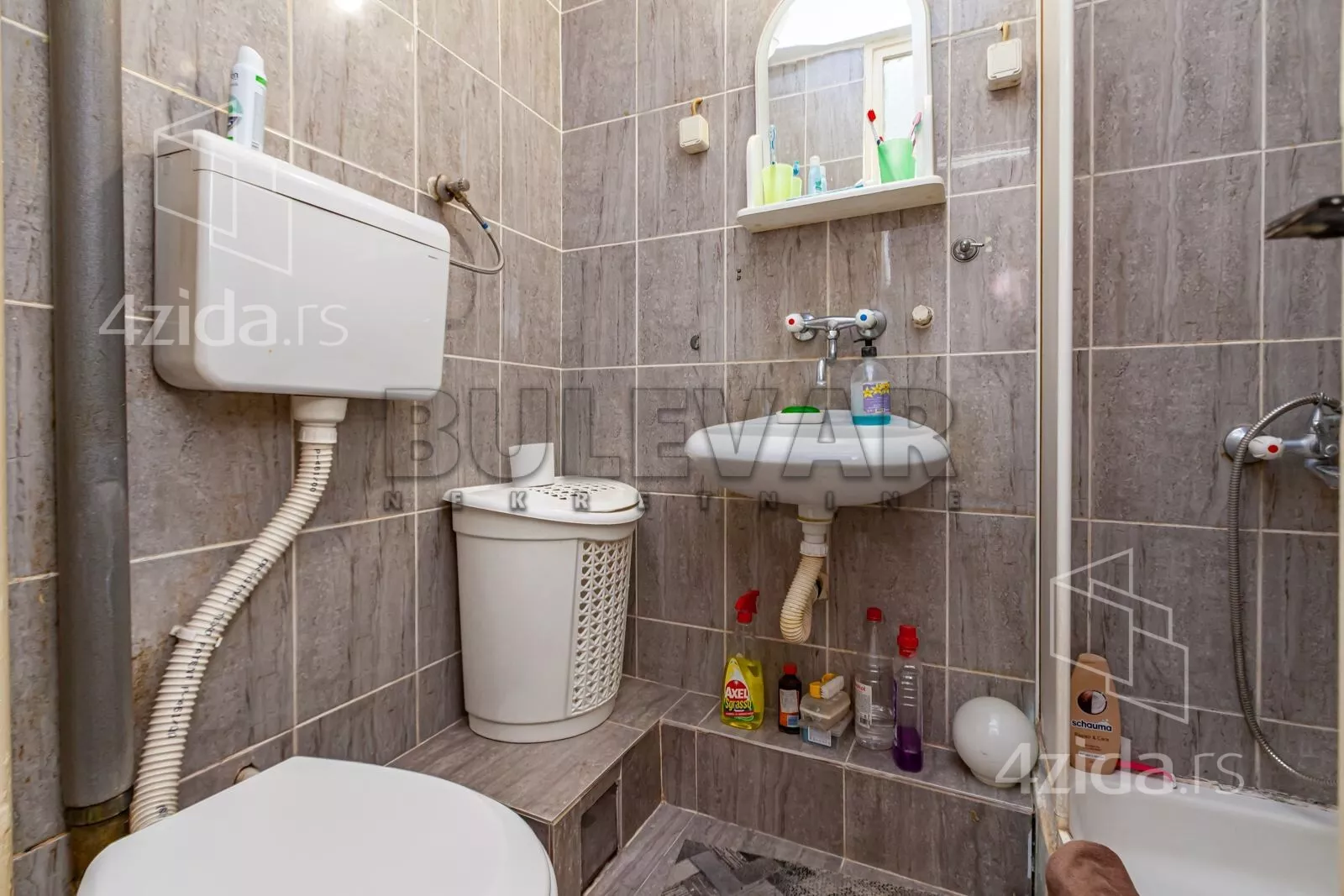 Troiposoban stan | 4zida