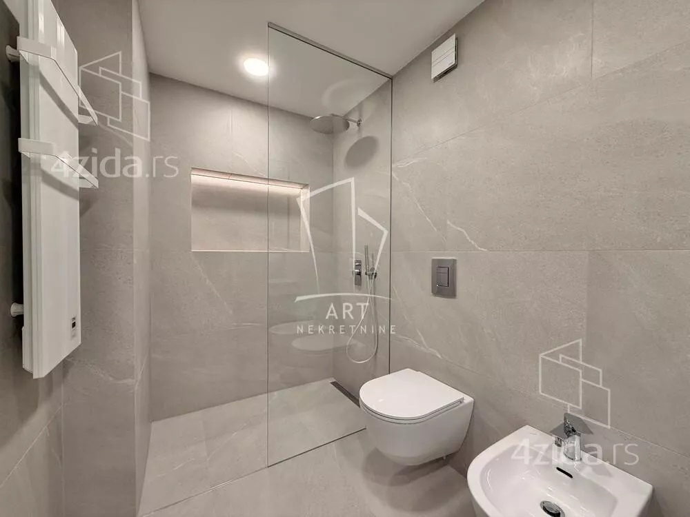 Petosoban stan | 4zida