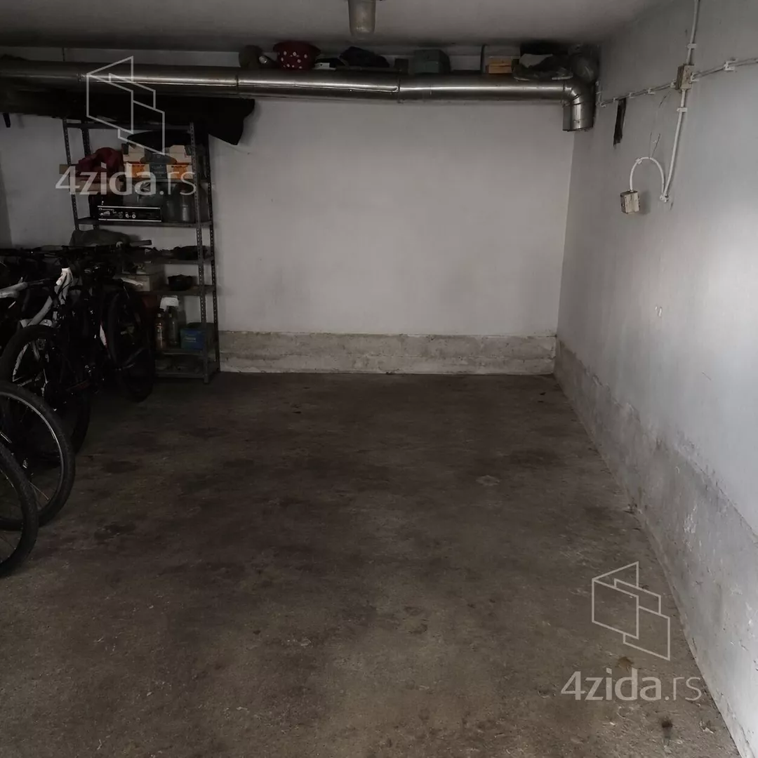 Garaža | 4zida