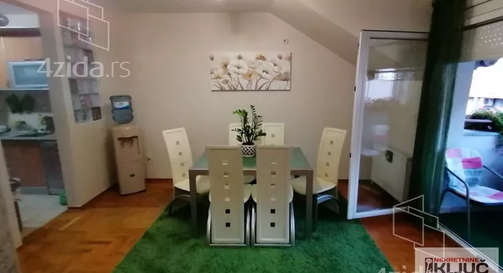 Troiposoban stan | 4zida