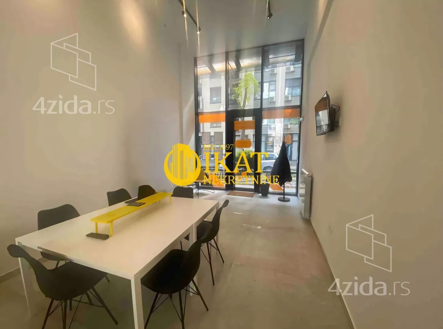 Lokal | 4zida