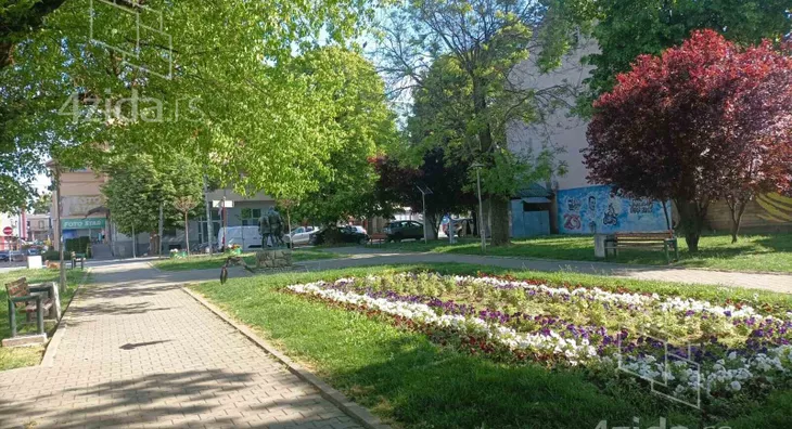 Poslovni prostor | 4zida