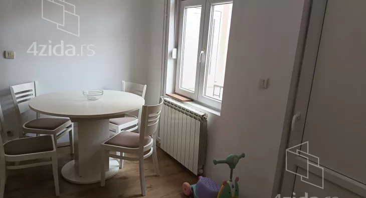 Četvoroiposoban stan | 4zida