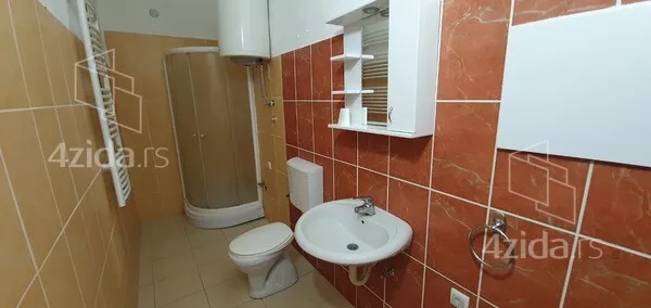 Šestosoban stan | 4zida