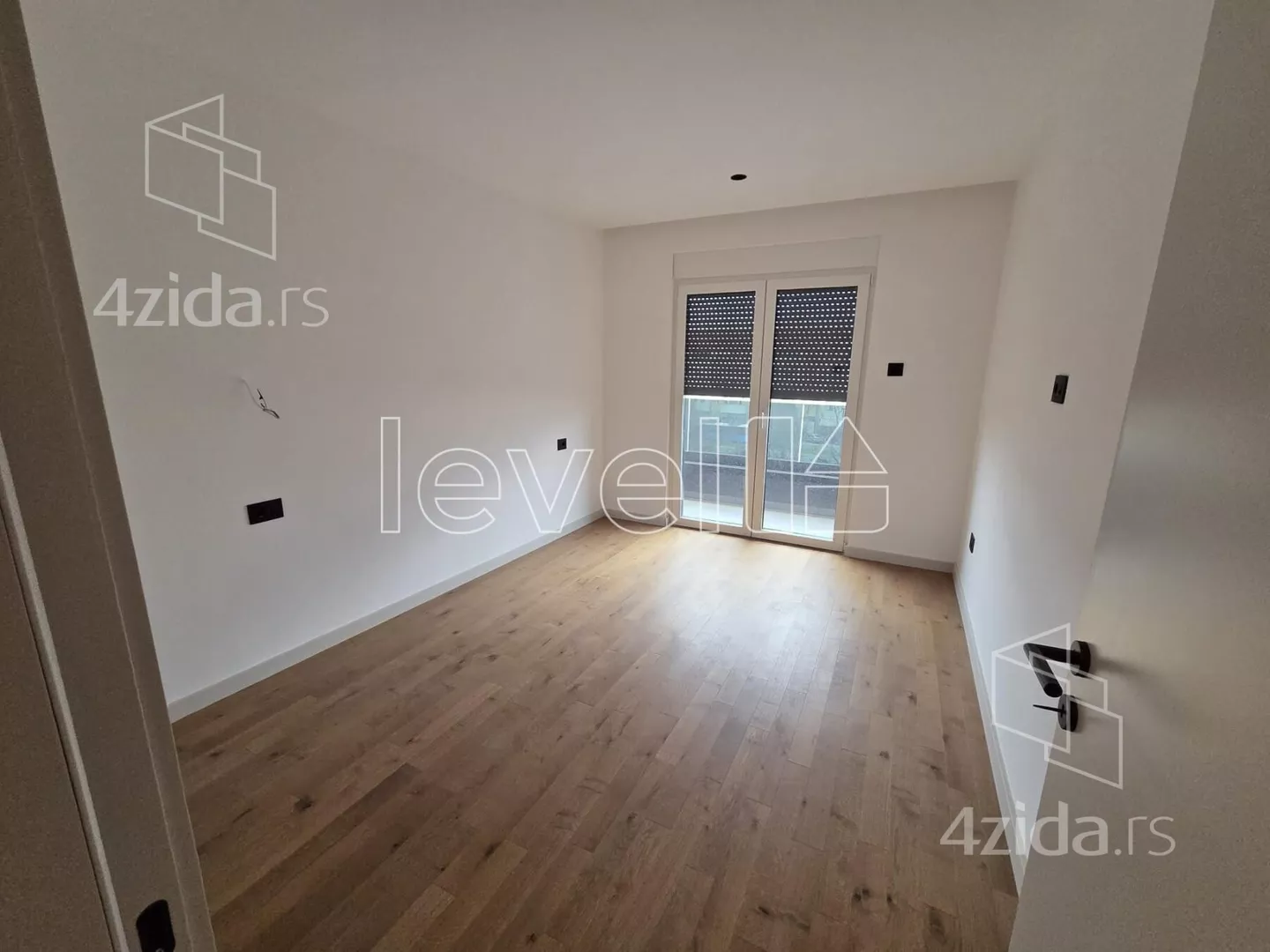 Petosoban stan | 4zida