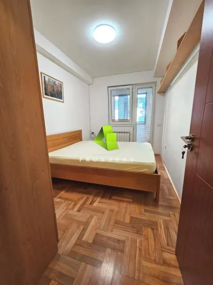 Dom Zdravlja | 4zida.rs