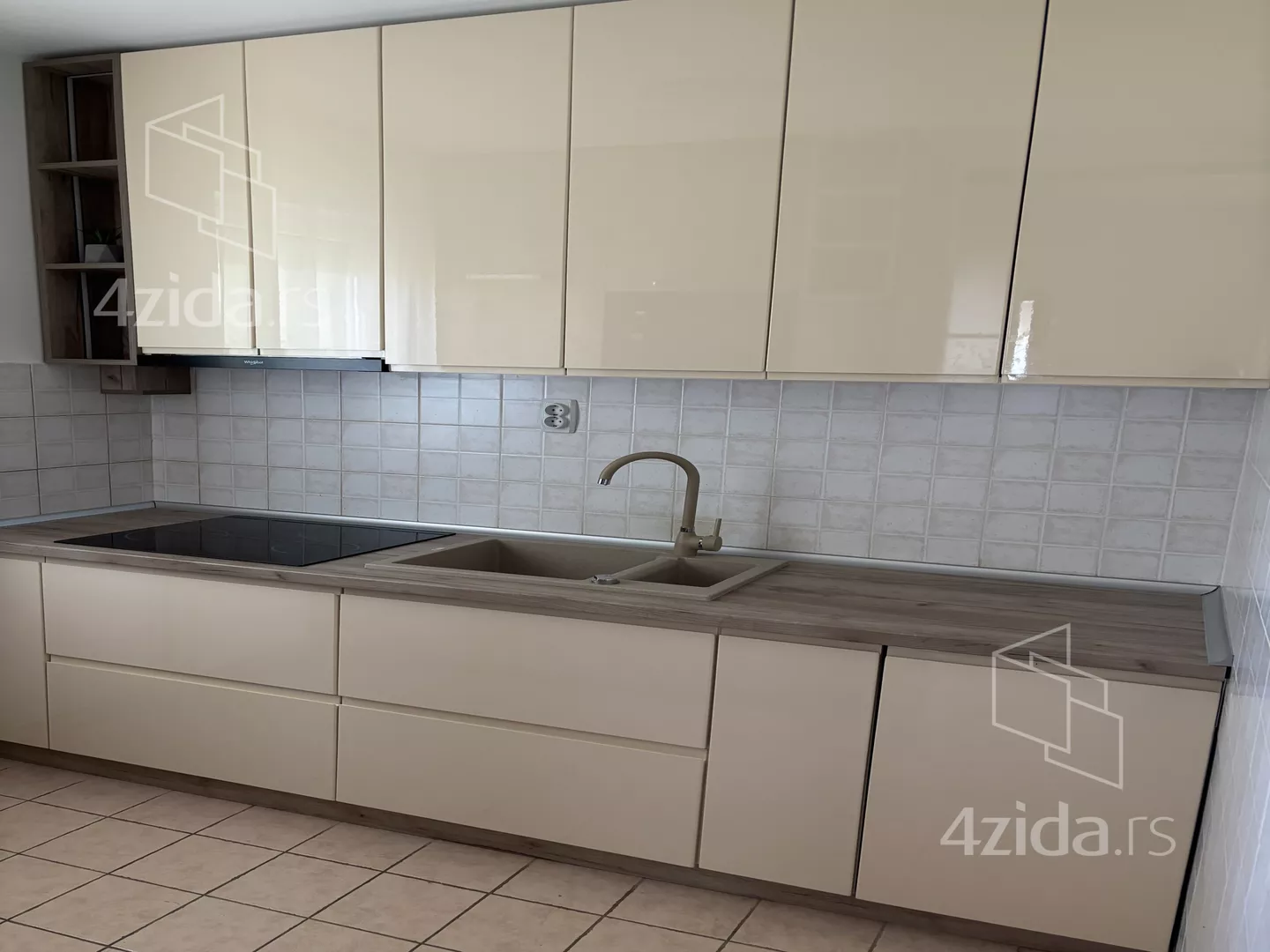 Šestosoban stan | 4zida