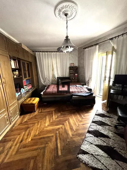 Lamartinova | 4zida.rs