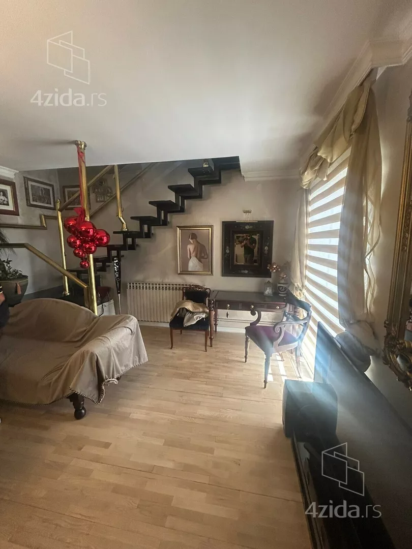 3-etažna kuća | 4zida