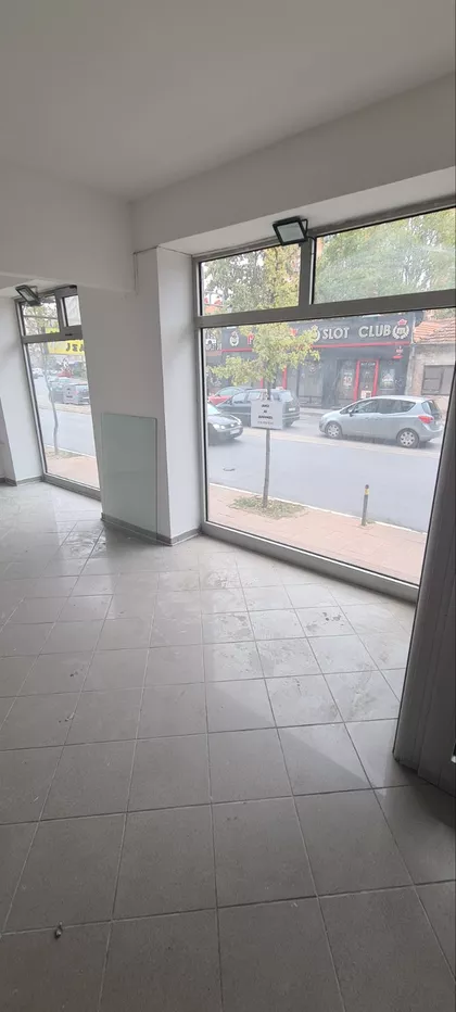Crveni pevac | 4zida.rs