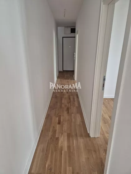 Crnogorska | 4zida.rs