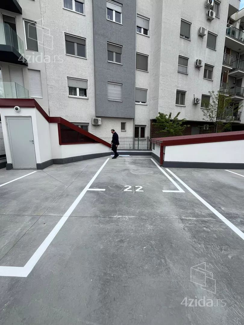 Parking | 4zida
