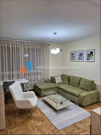 Vukov Spomenik | 4zida.rs