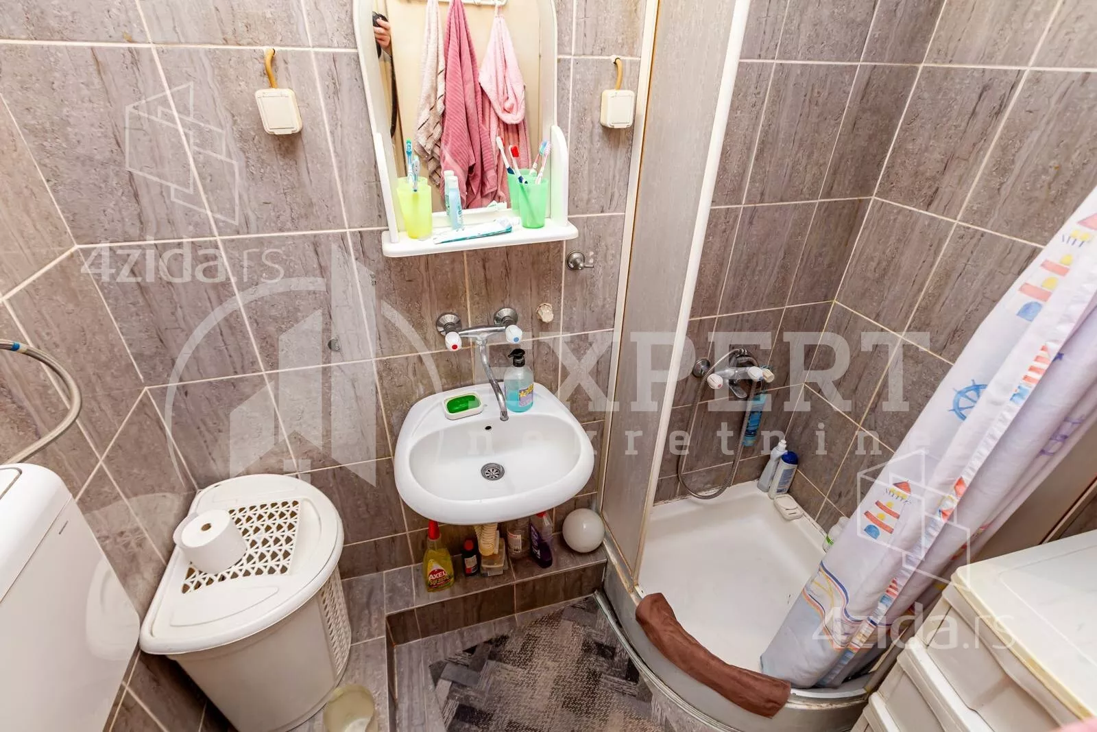 Troiposoban stan | 4zida